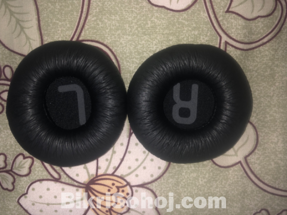 Headphone earpads